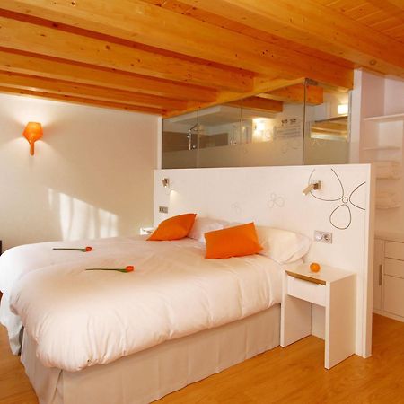 Burgo Hostal Rimbombin מראה חיצוני תמונה