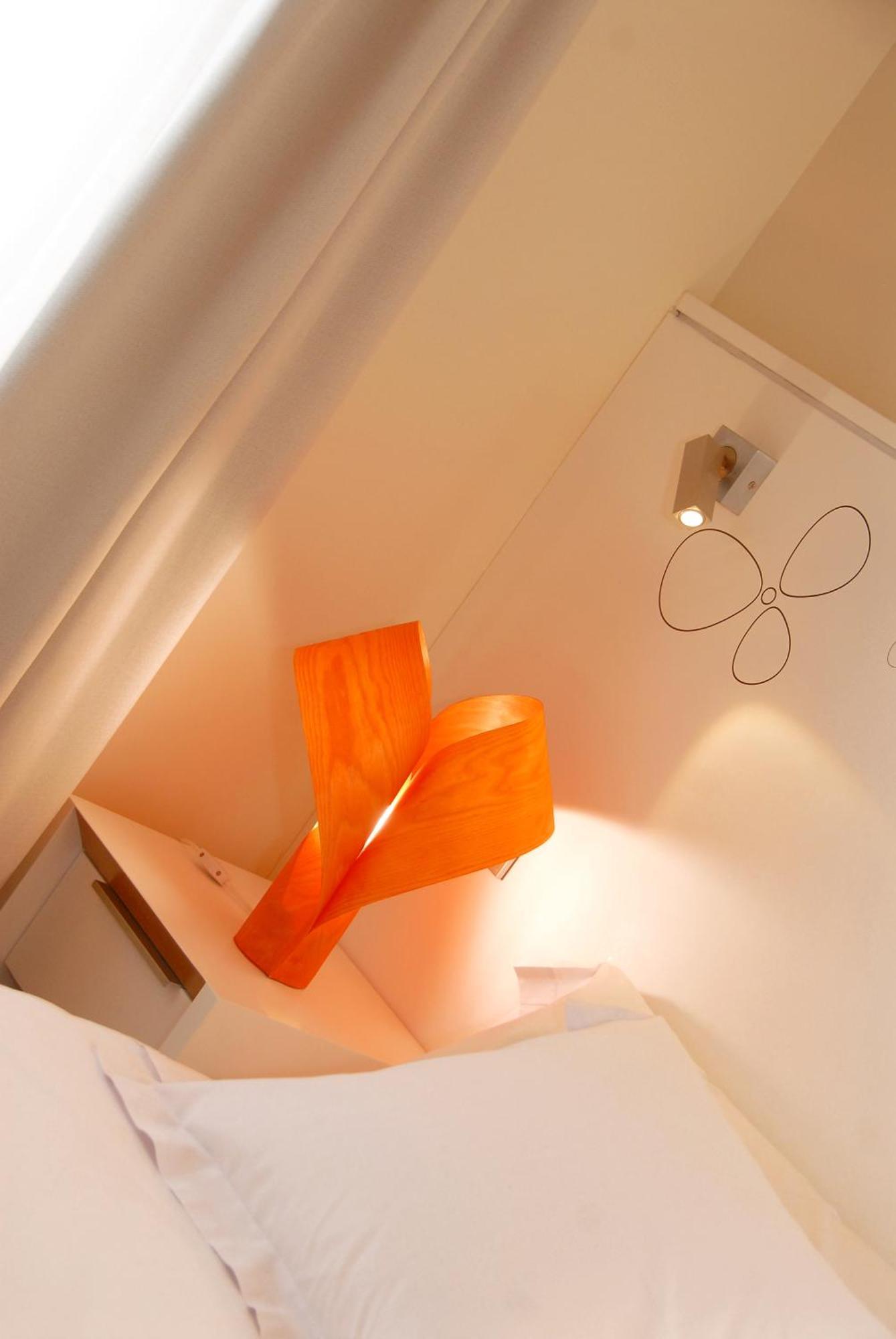 Burgo Hostal Rimbombin מראה חיצוני תמונה