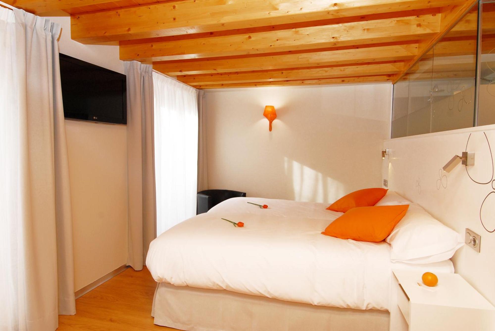 Burgo Hostal Rimbombin מראה חיצוני תמונה